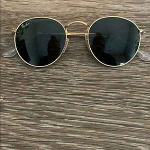 Ray-Ban round sunglasses!